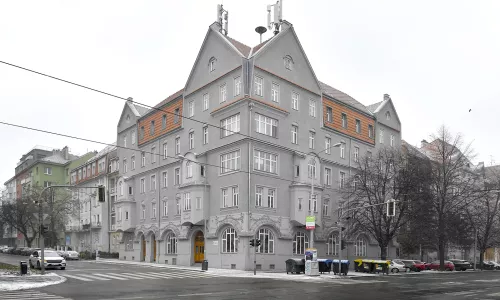 B126 Soubor nájemních domů 